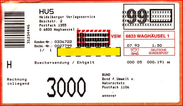Universallabel für die DV-Freimachung aus dem Jahr 1993, das wahlweise für ein Päckchen oder Paket oder eine Briefsendung sogar mit Einschreiben benutzt werden konnte – hier nur als Büchersendung genutzt, daher wurde der Paketvermerk und die R-Nummer durchgestrichen Universallabel für die DV-Freimachung aus dem Jahr 1993, das wahlweise für ein Päckchen oder Paket oder eine Briefsendung sogar mit Einschreiben benutzt werden konnte – hier nur als Büchersendung genutzt, daher wurde der Paketvermerk und die R-Nummer durchgestrichen
