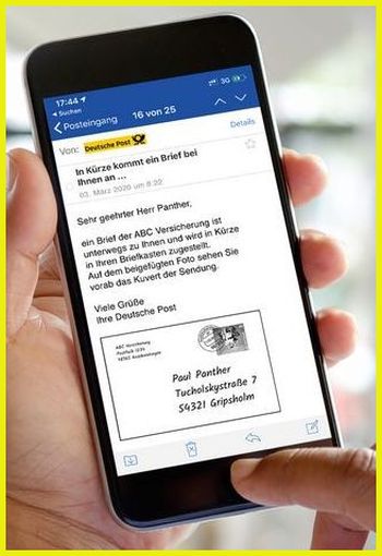 Pressefoto der Post, wie die Ankündigung für einen Web.de Kunden auf seinem Smartphone aussieht