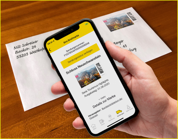 Pressefoto der Post zur Sendungsverfolgung von Briefen, aber auch zum Abruf von Zusatzinfos über die Briefmarke selbst – hier am Beispiel des Motivs Neuschwanstein