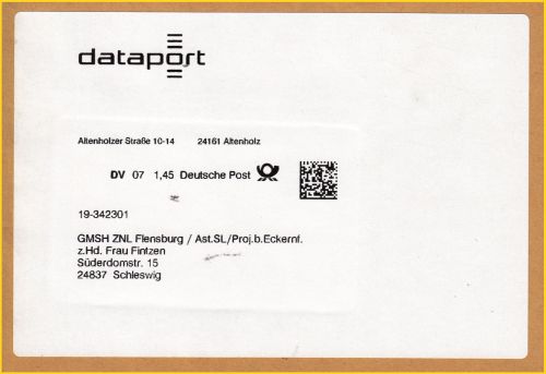 Adressausschnitt eines Großbriefes mit DV-Freimachung mit Matrixcode. Eine Auslesung mit dem BC-Tester ergab das Versanddatzum 12. Juli 2016 Adressausschnitt eines Großbriefes mit DV-Freimachung mit Matrixcode. Eine Auslesung mit dem BC-Tester ergab das Versanddatzum 12. Juli 2016