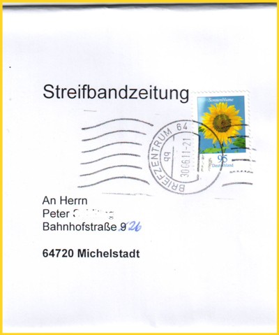 Streifbandzeitung vom 30. Juni 2011 - der letzte Tag mit Briefmarkenfrankatur - hier die dritte Portostufe von 101 bis 250 Gramm mit einer 05 Cent Einzelfrankatur aus der Dauerserie Blumen
